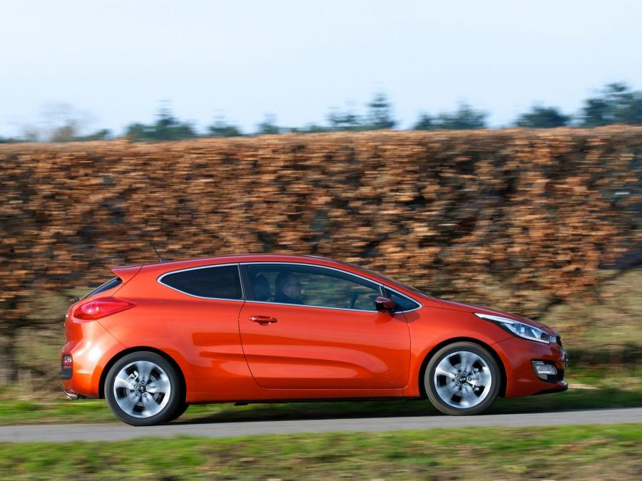  Kia pro_cee&rsquo;d EcoDynamics 2013 года  (UK) (фото 13 из 18)